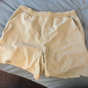 Lululemon Pacebreaker lined 5 inch shorts